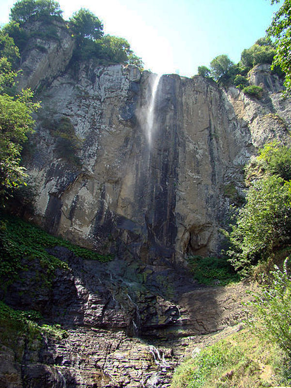 آبشار لاتون